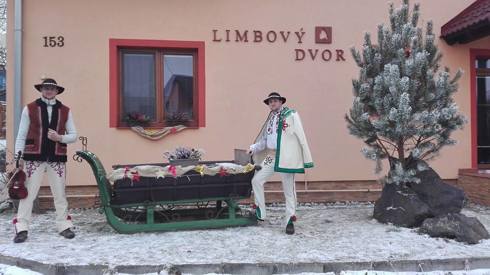 Pezion Limbovy Dvor Hotel Vrbov Exterior photo