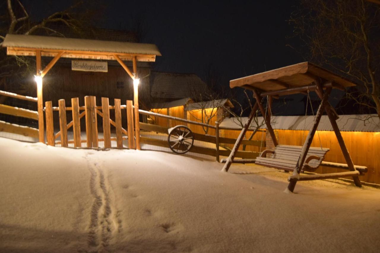 Pezion Limbovy Dvor Hotel Vrbov Exterior photo